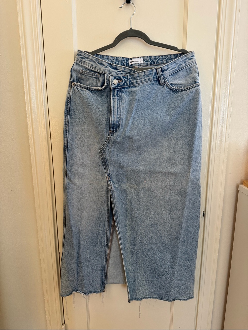 Zara Light Blue Straight-Leg Jeans
